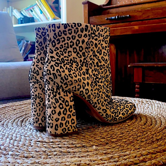 High heel cheetah booties - Picture 3 of 4